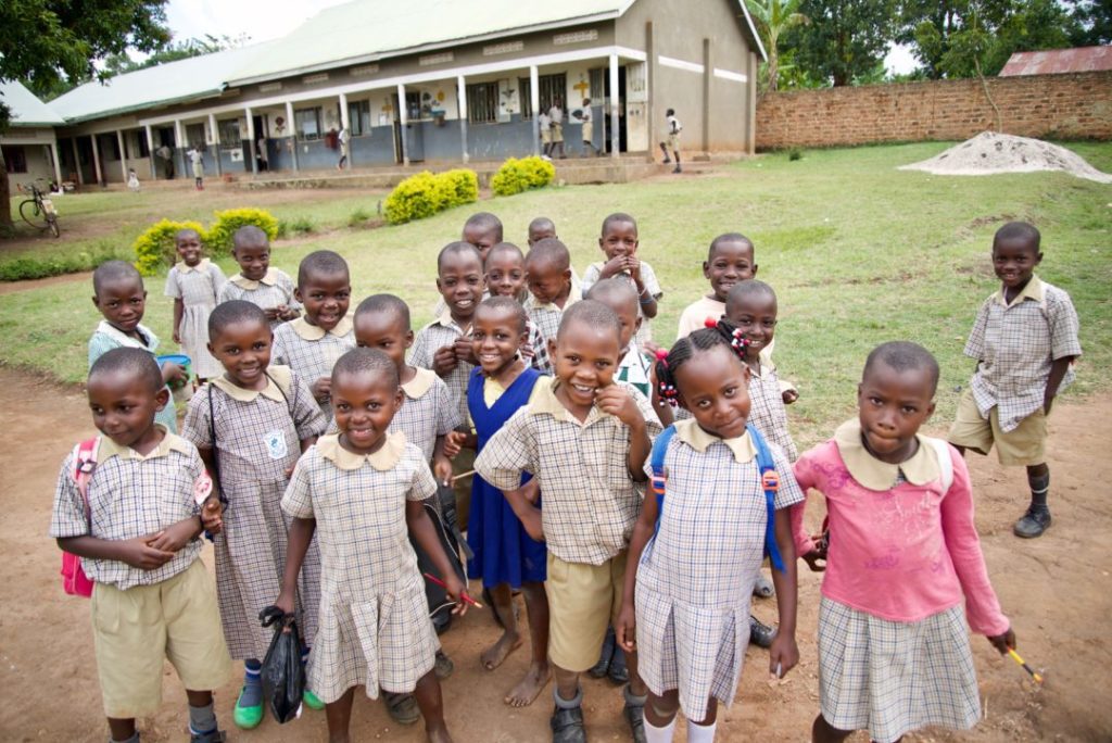 Уганда дети