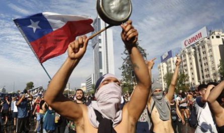 Почему люди протестуют в богатых городах?
