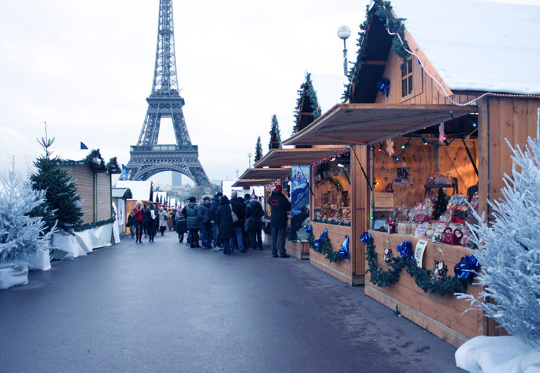 10 французских городов, в которые все едут на Рождество