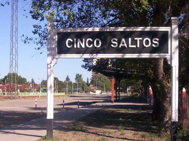 Синко-Сальтос, Аргентина