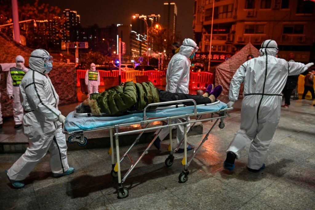 По оценкам гонконгских ученых, в городе могло быть заражено от 1300 до 1700 человек