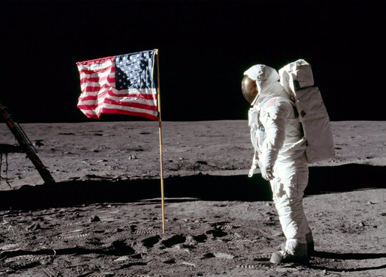 Почему СССР не смог высадиться на Луну раньше США?