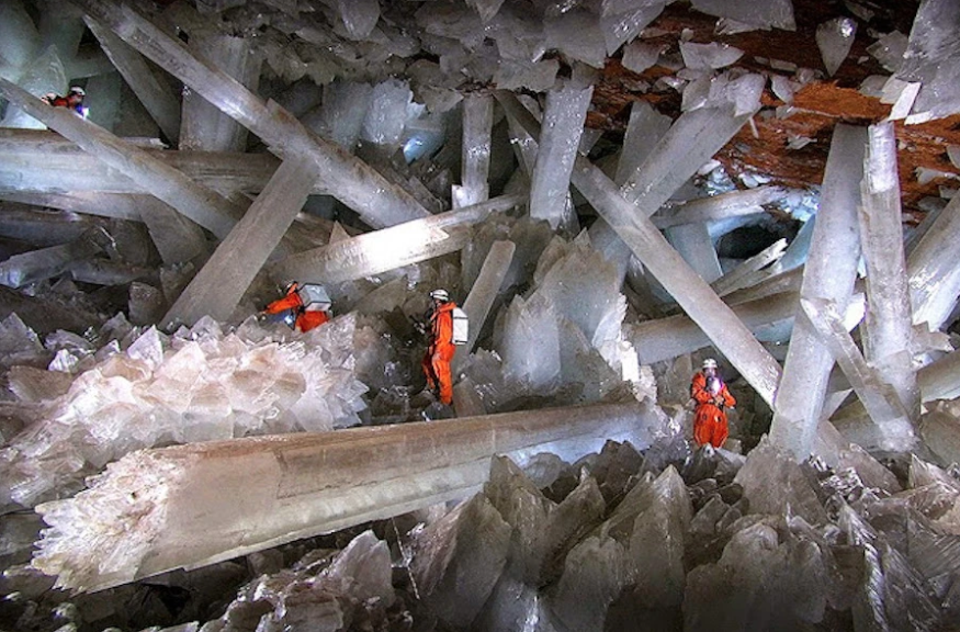 Гигантские кристаллы пещеры Найка