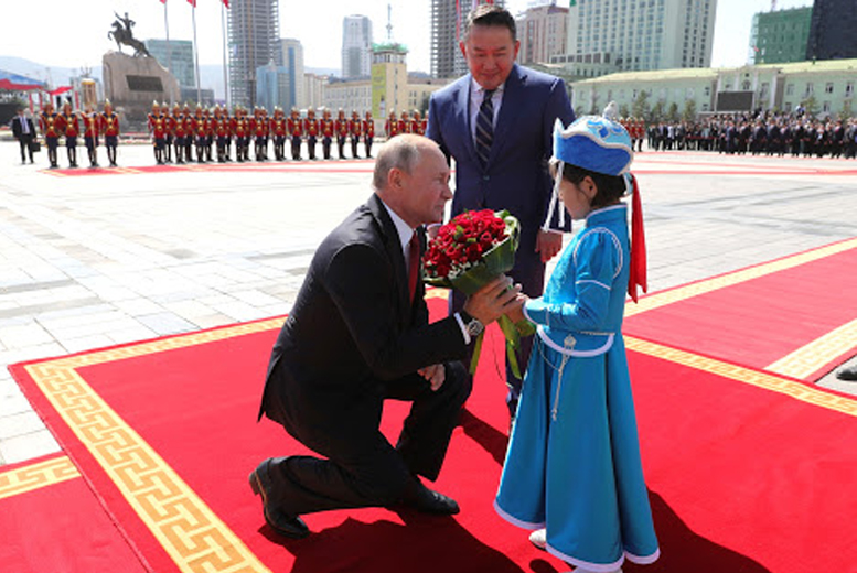 Почему Россия пытается завоевать расположение Монголии?