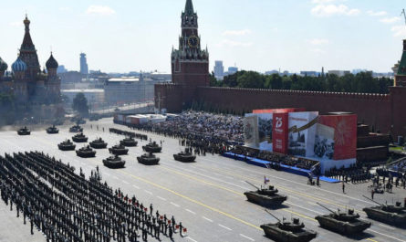 Почему окончание Второй мировой войны такой большой праздник в России?