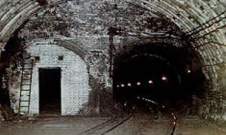 10 скрытых и заброшенных станций в лондонском метро