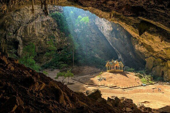 Пещера Прайя Накхон