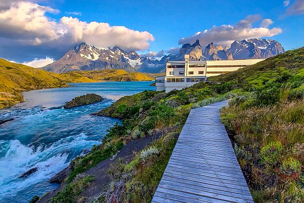 Explora Patagonia, Lake Peoe, Chile | 10 most beautiful lakeside hotels