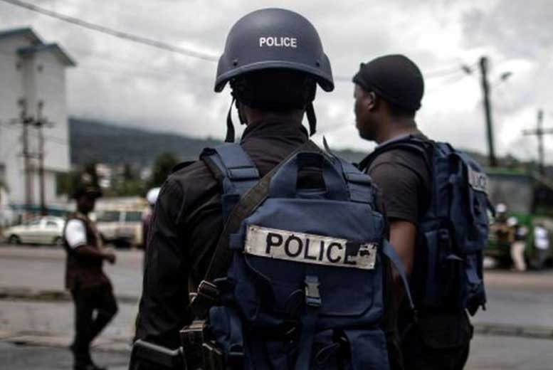 В Камеруне полицейский снова застрелил ребенка