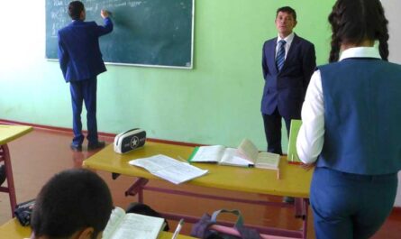 Почему таджикские учителя массово переезжают в Россию?
