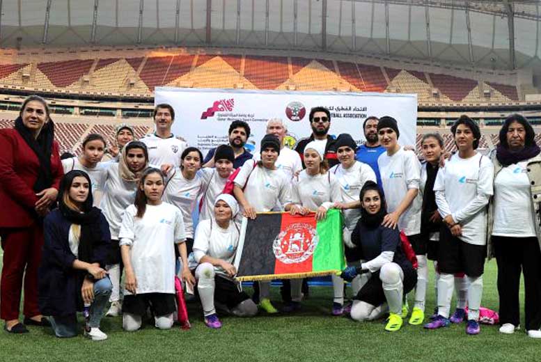 Ким Кардашьян помогла афганским футболисткам улететь в Великобританию