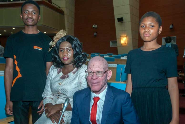 В парламенте Малави появился первый законодатель-альбинос