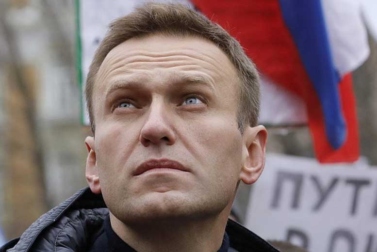 Факты из жизни Алексея Навального до и после покушения