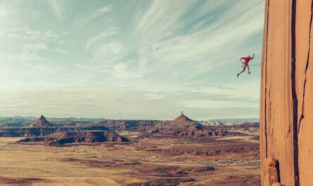 Фотография падающего альпиниста победила в конкурсе Red Bull Illume Image Quest