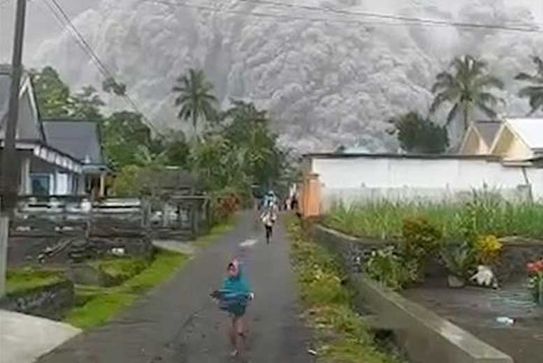 Индонезия: число погибших из-за извержения вулкана Семеру увеличилось до 34