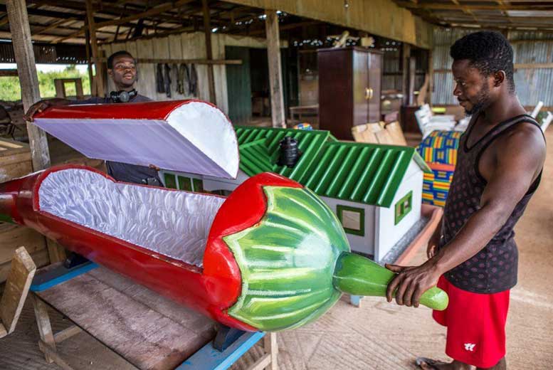 Взгляните на причудливое искусство изготовления гробов из Ганы