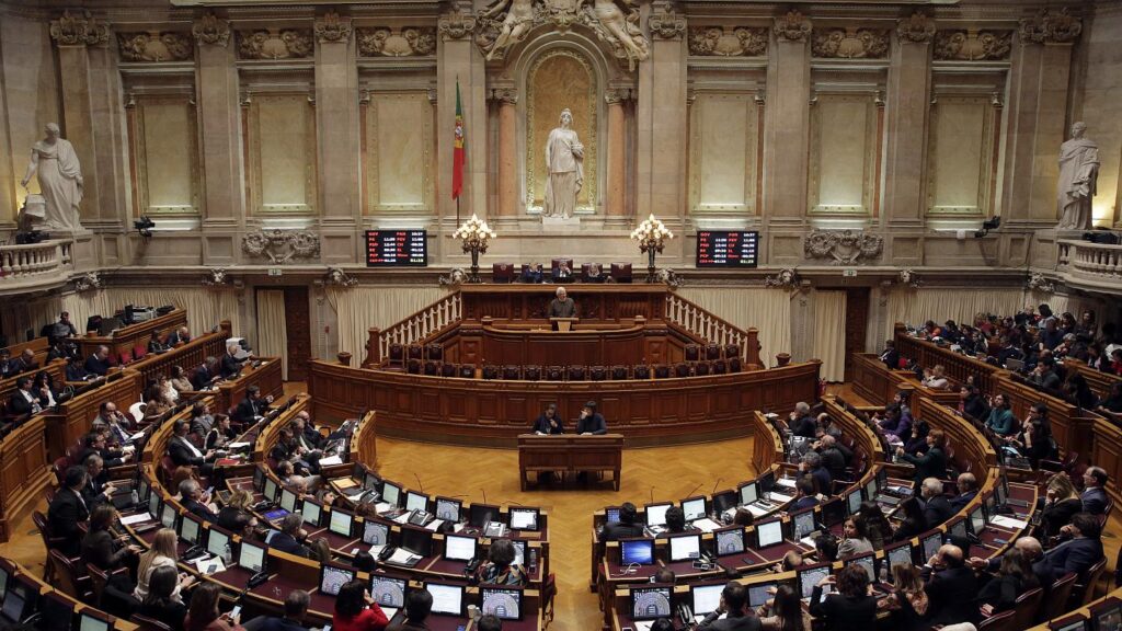 Эвтаназия разделила португальских левых и правых