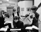 10 песен The Beatles с гениальными гитарными партиями