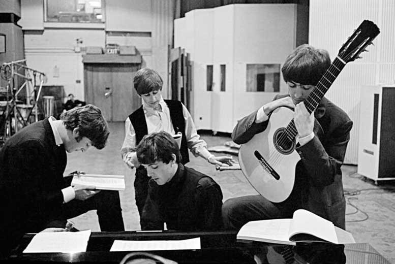 10 лучших гитарных песен The Beatles