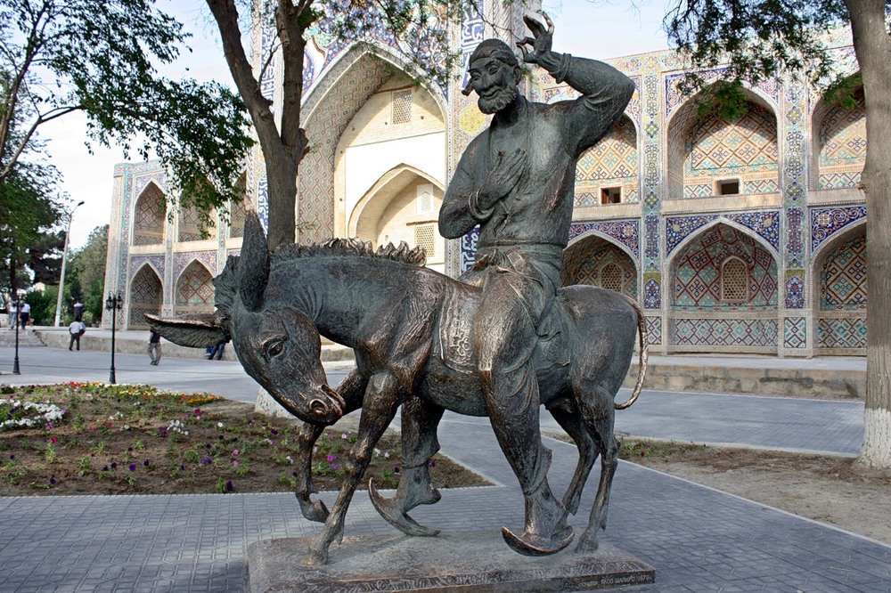 В Бухаре есть статуя Ходжы Насреддина
