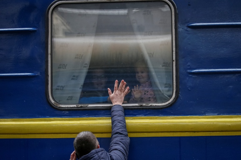 3,8 млн человек уехали из Украины