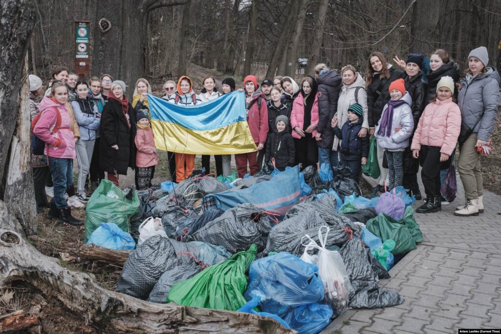 Украинские беженцы в Польше тоже устроили субботник