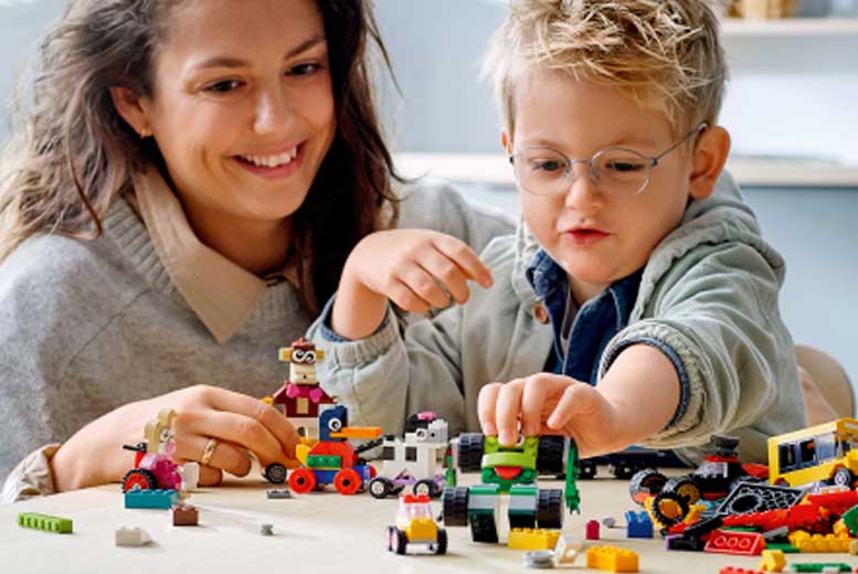 Почему дети любят собирать Лего?