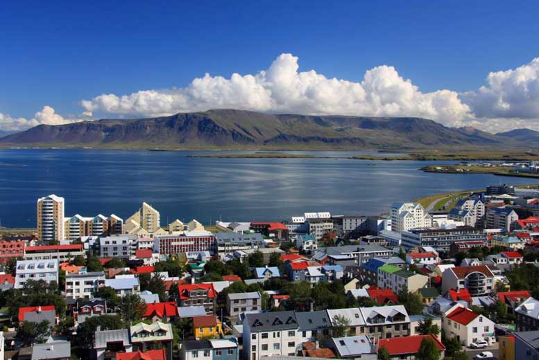 Около 600 украинских беженцев находятся в Исландии