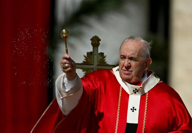 "Сложите оружие": Папа Римский призывает к пасхальному перемирию в Украине