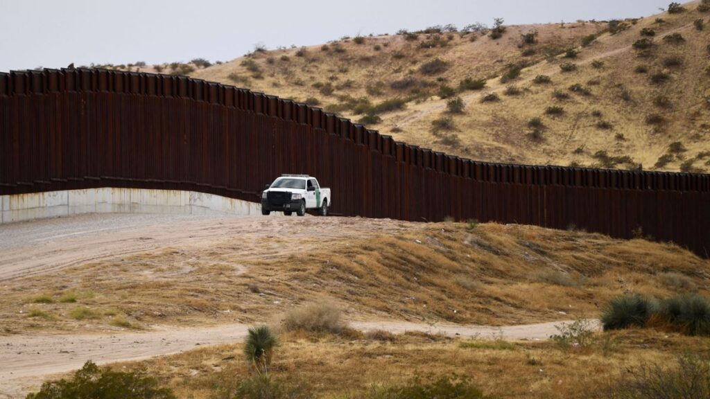 Граница между США и Мексикой является второй по протяженности границей в мире