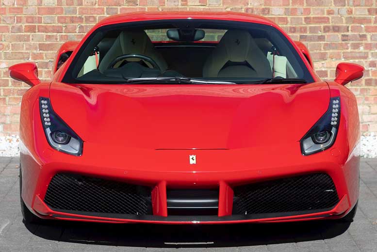 Почему большинство Ferrari красного цвета?