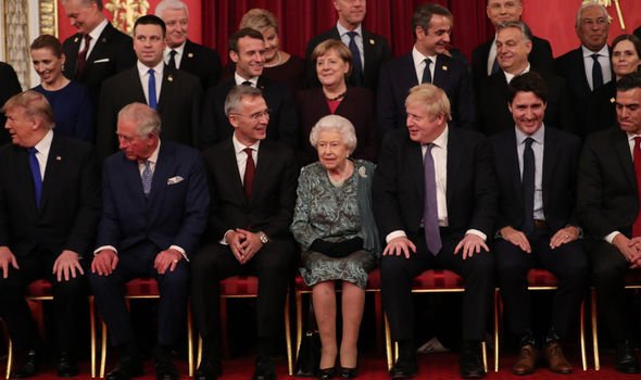 Королевская семья должна оставаться политически нейтральной