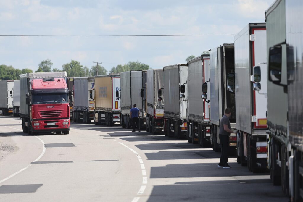 Кремль обещает "ответные меры" после блокировки Литвой российских товаров