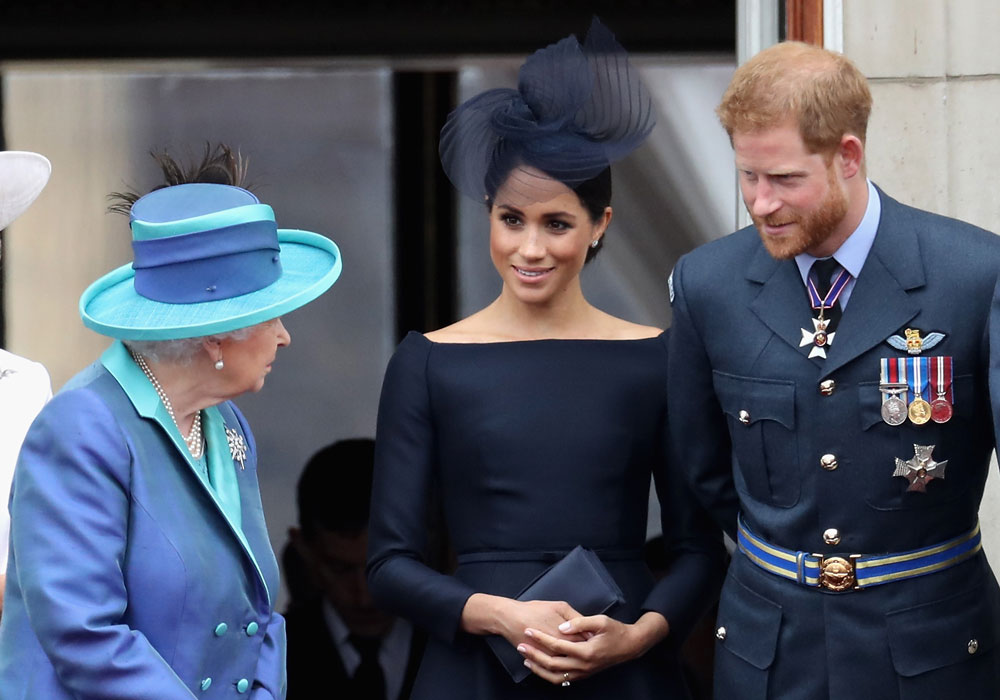 Букингейский дворец объявил, что Гарри и Меган больше не являются членами королевской семьи