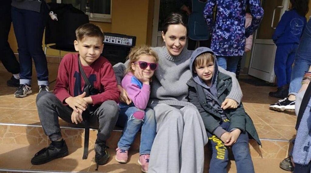 Анджелина Джоли посетила Украину