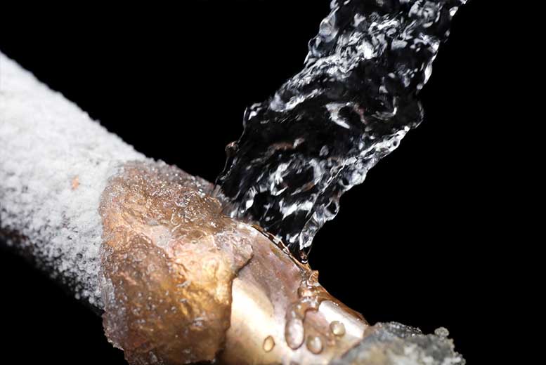 Почему лопаются водопроводные трубы и как предотвратить их разрыв?