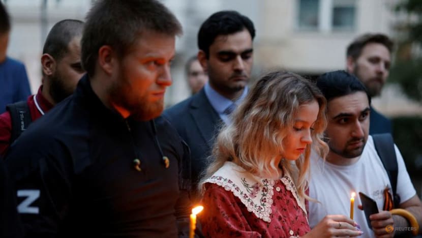 Сотни людей скорбят о гибели дочери Александра Дугина в результате взрыва автомобиля