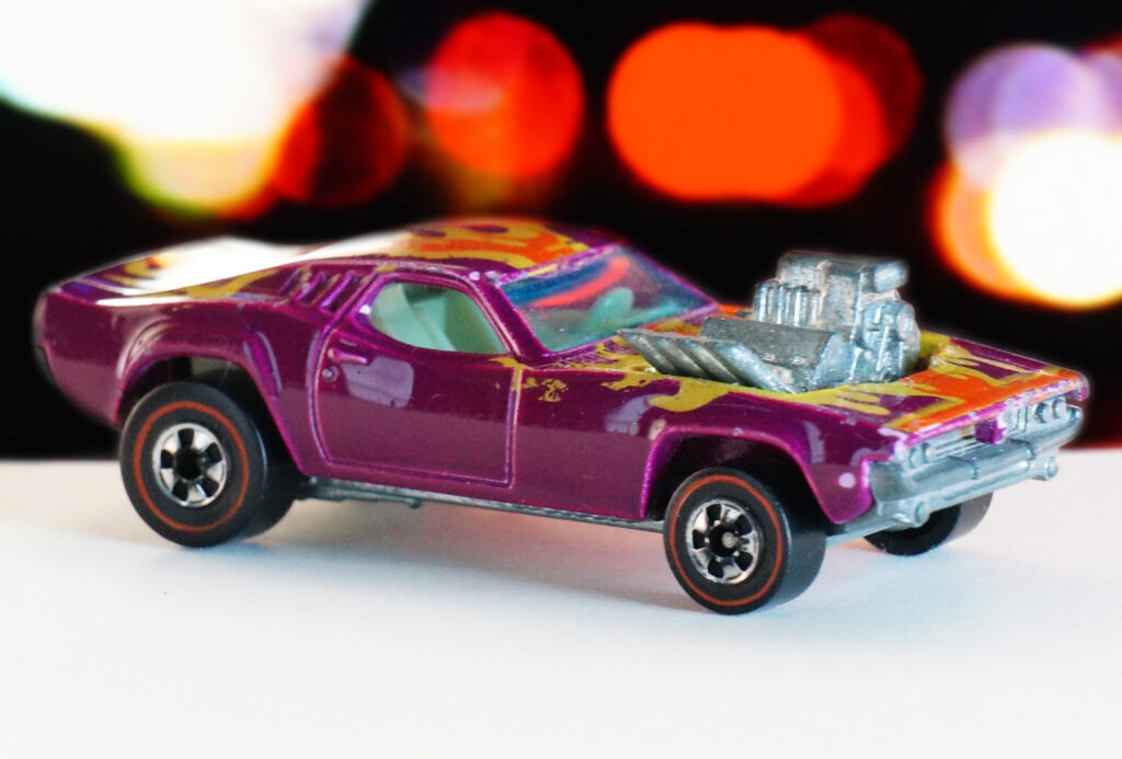 Пурпурный Rodger Dodger с белым интерьером 1974 года – $3000