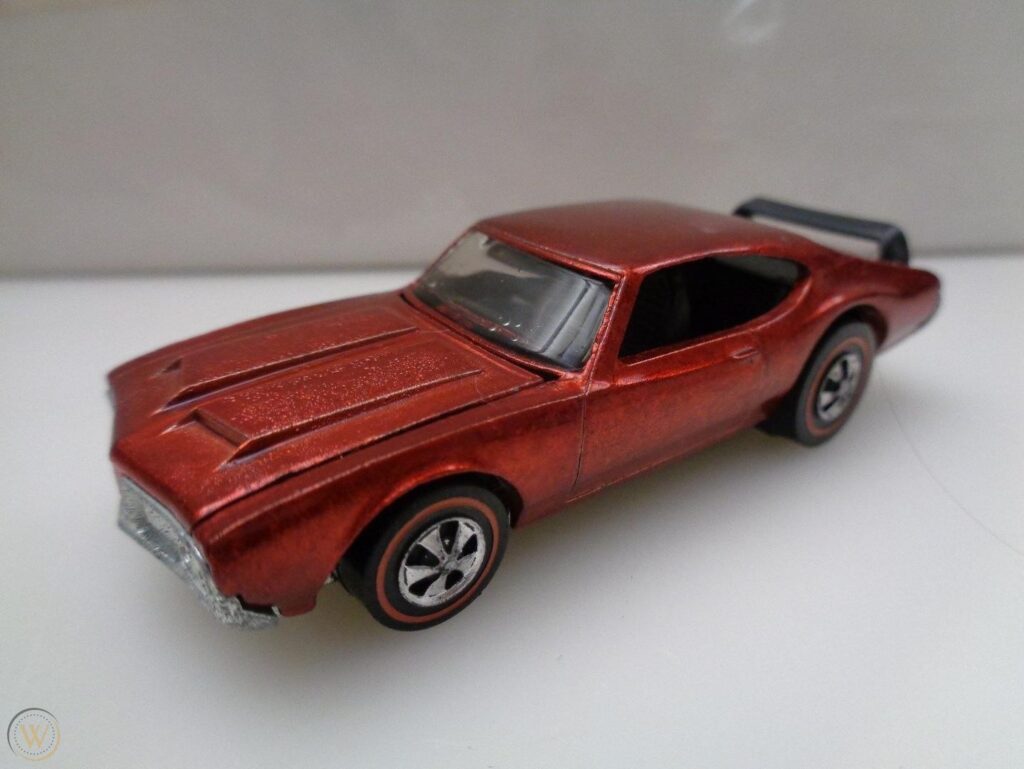 Красный Oldsmobile 442 с черным интерьером 1971 года – $4500
