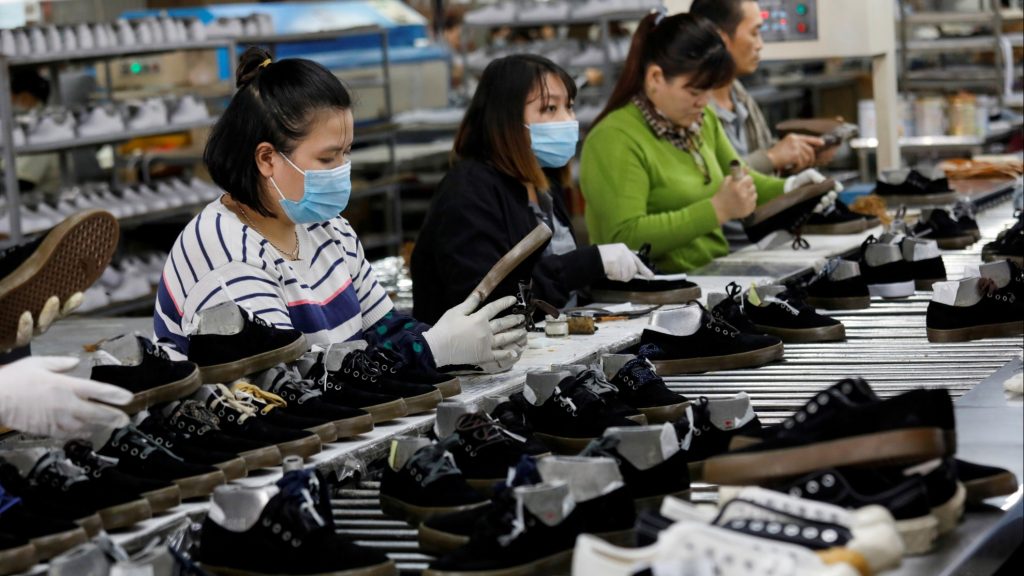 Где производится обувь и одежда Adidas во Вьетнаме?