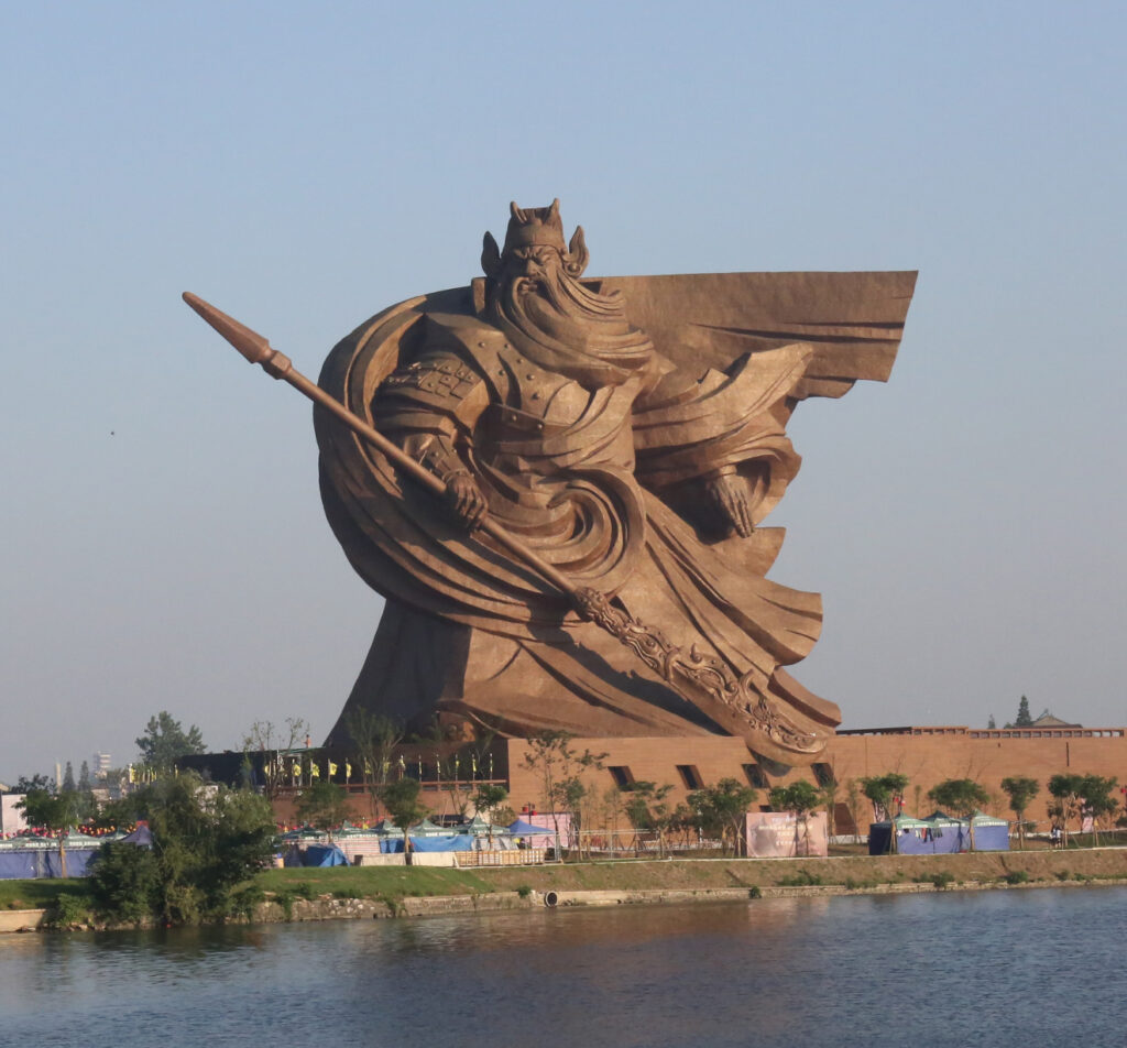 Статуя Гуань Юя (58 м) - Китай