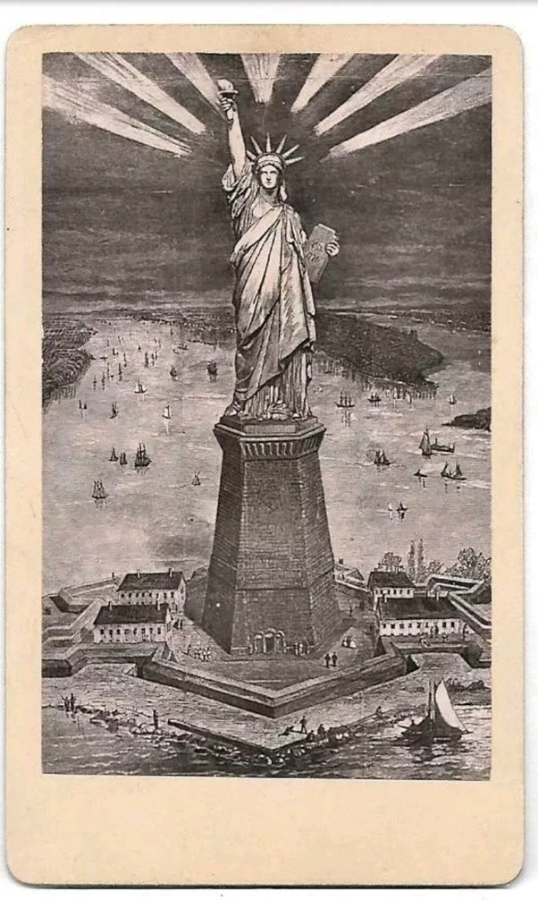 Статуя Свободы когда-то была маяком