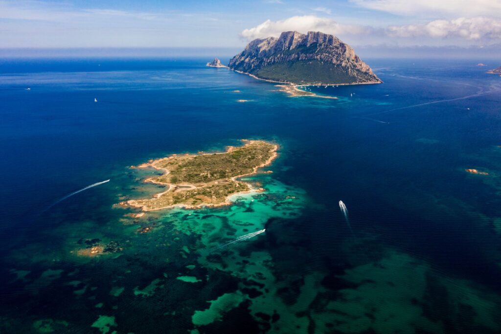 Второй крупнейший остров в Средиземном море