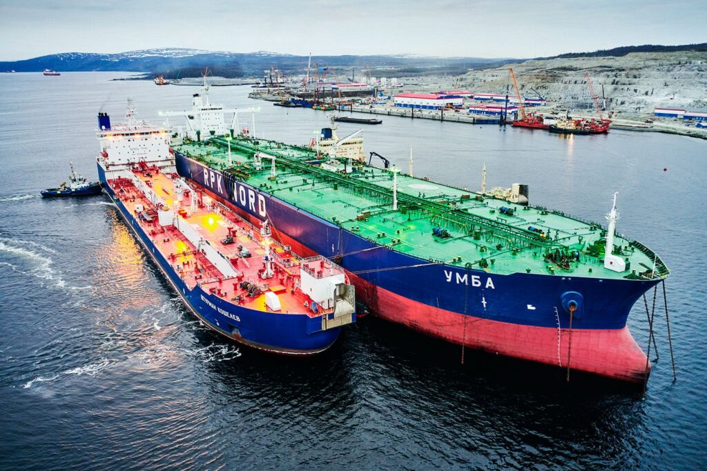 Россия увеличила морские перевозки нефтепродуктов