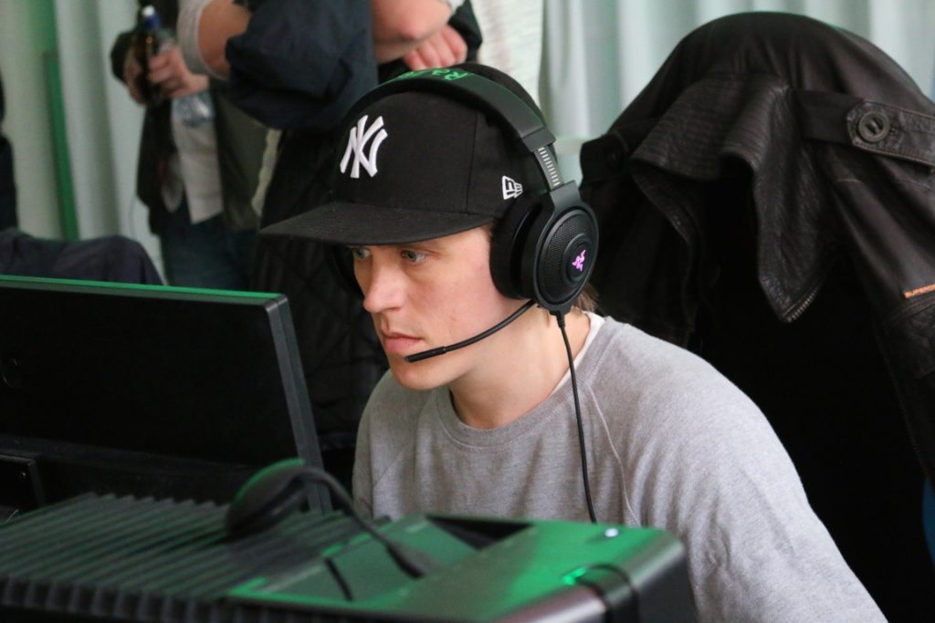 ТОП-5 легендарных игроков в CS 1.6