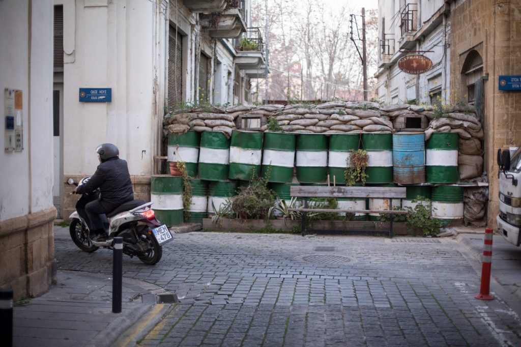 12 самых впечатляющих пограничных стен