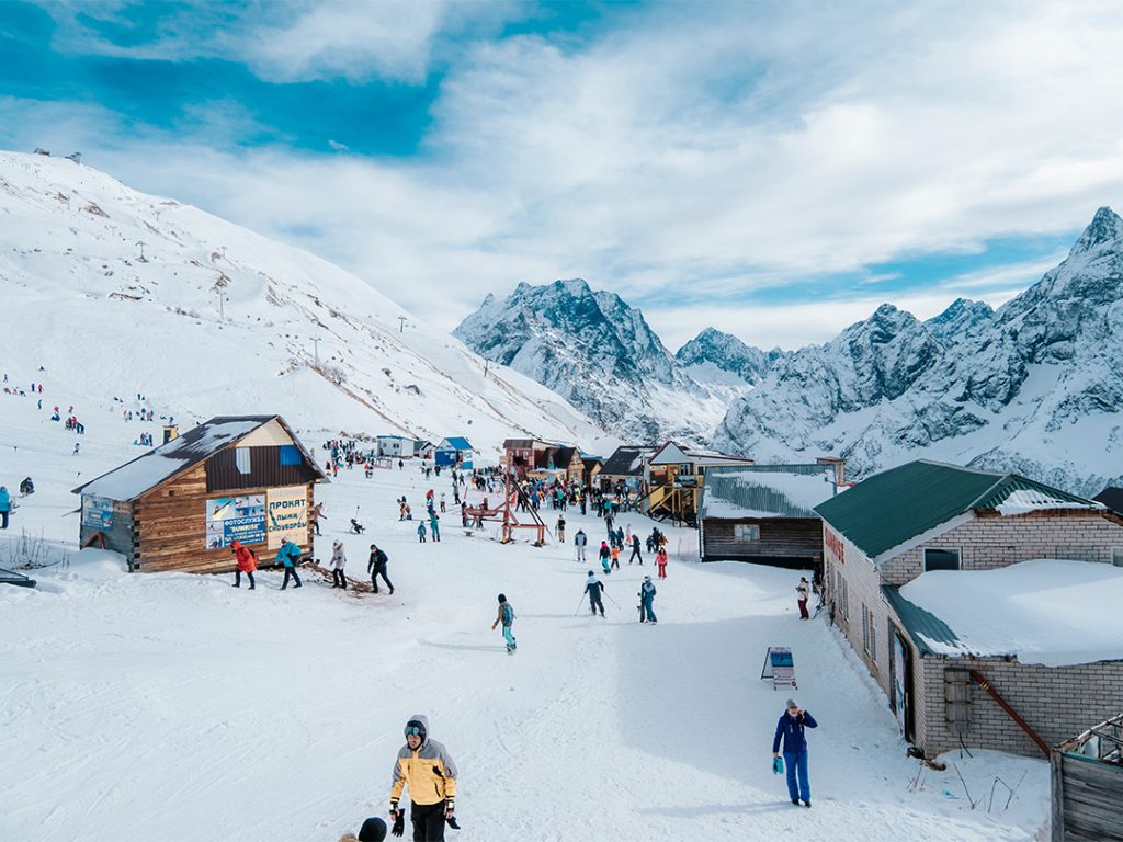 ТОП-10 горнолыжных курортов России 2023 года