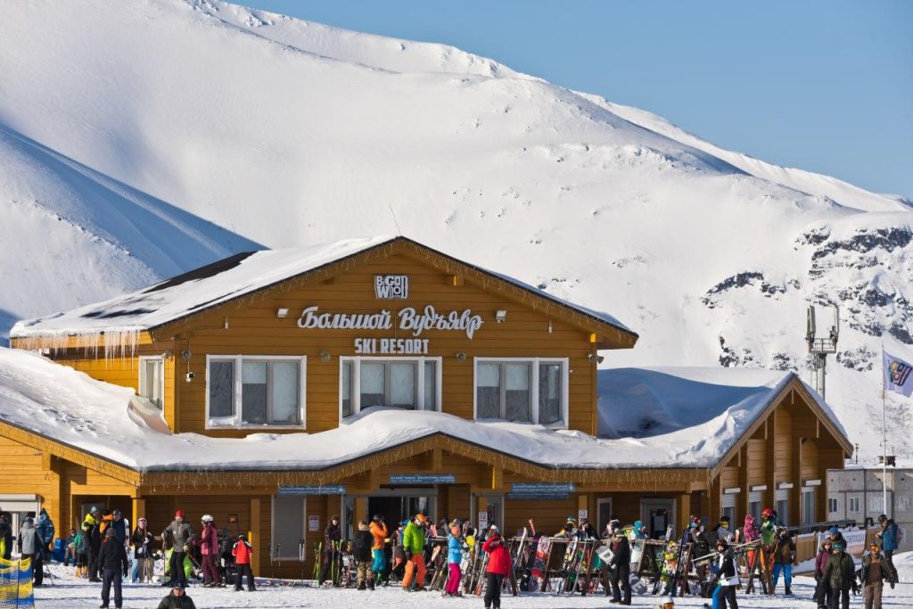 ТОП-10 горнолыжных курортов России 2023 года