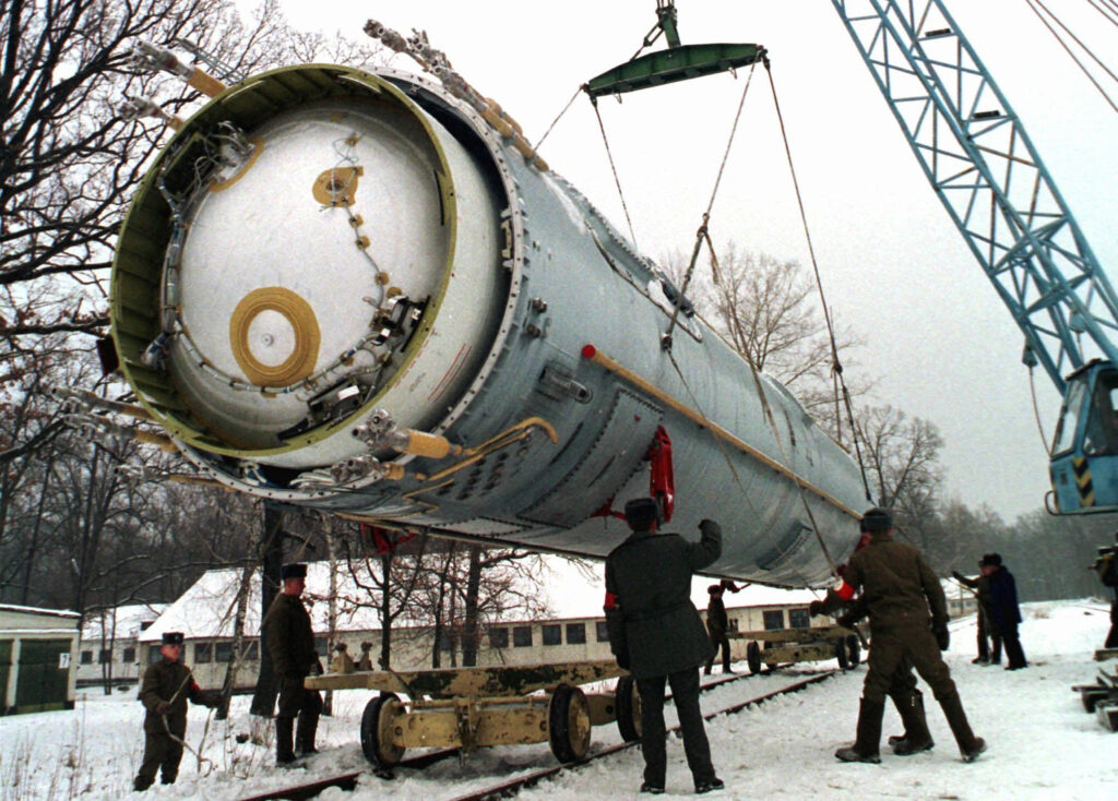 Украина добровольно отказалась от советского ядерного оружия