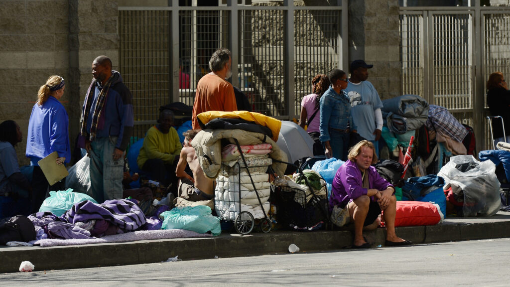 Хроническая бездомность увеличилась на 15,5% с 2020 года